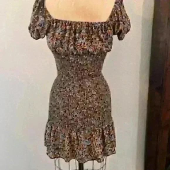 Wild Fable, Size S Multi-color w/ Dark Brown Background. - Picture 2 of 4